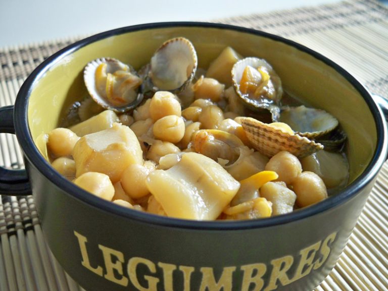 【Garbanzos con sepia y berberechos 】 Receta FÁCIL